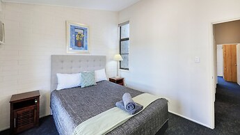 Emerald Gardens Motel and Apartments
