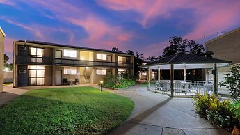 Emerald Gardens Motel and Apartments