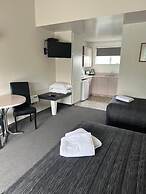 Charlies Motor Lodge