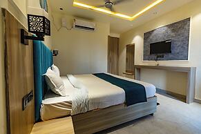 Chandrika Greens Resort Near Prem Mandir