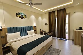 Chandrika Greens Resort Near Prem Mandir