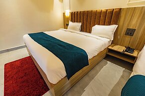 Chandrika Greens Resort Near Prem Mandir