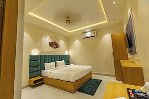Chandrika Greens Resort Near Prem Mandir