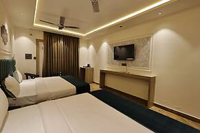 Chandrika Greens Resort Near Prem Mandir