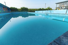 Chandrika Greens Resort Near Prem Mandir
