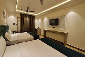 Chandrika Greens Resort Near Prem Mandir