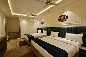Chandrika Greens Resort Near Prem Mandir
