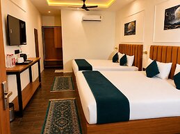 Chandrika Greens Resort Near Prem Mandir