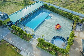 Chandrika Greens Resort Near Prem Mandir