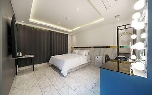 Pyeongtaek Hotel De Salon