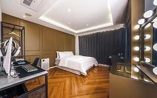 Pyeongtaek Hotel De Salon