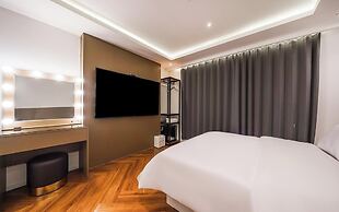 Pyeongtaek Hotel De Salon