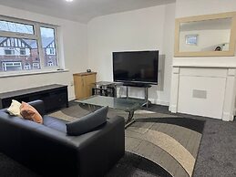 Comfy 2BR Flat on Hucknall Road