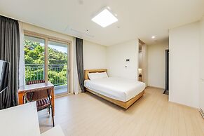 Yangyang Oceanstay 24K