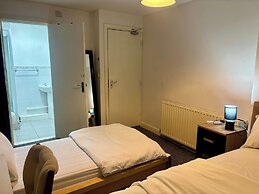 Family Ensuite in Dudley
