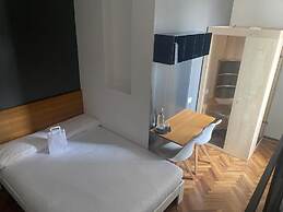 Lainez Rooms & Suites