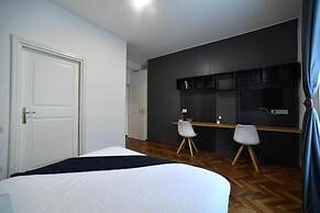 Lainez Rooms & Suites