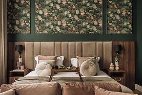 White Lotus by Fragola Collection