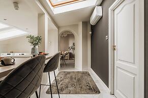 White Lotus by Fragola Collection