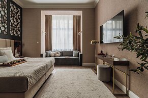 White Lotus by Fragola Collection