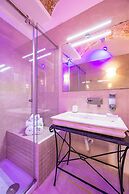 Residenza Matilde by NapoliApartments