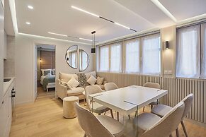 Sublime AC Apartment Eiffel Tower Champs de Mars
