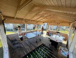 Holiday Homes With Pool, Jacuzzi and Sauna
