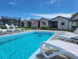 Holiday Homes With Pool, Jacuzzi and Sauna