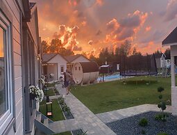 Holiday Homes With Pool, Jacuzzi and Sauna
