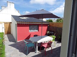 Modern Holiday Home in St. Pol de Leon