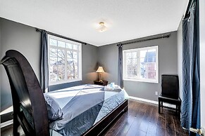 King Bed Convenience On Main Floor