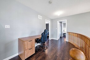 King Bed Convenience On Main Floor