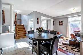 King Bed Convenience On Main Floor