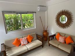 Praslin Island Breeze