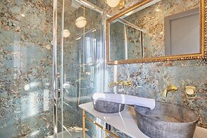 Superb AC- 2bdr Apartement Montaigne/arc de Triomphe
