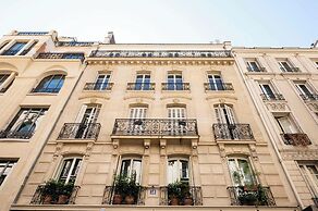 Superb AC- 2bdr Apartement Montaigne/arc de Triomphe