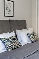 Grassmarket Modern Two Bedroom Flat