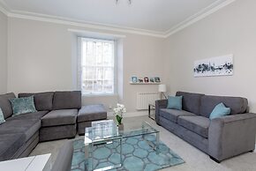 Grassmarket Modern Two Bedroom Flat