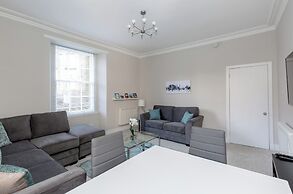 Grassmarket Modern Two Bedroom Flat