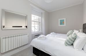 Grassmarket Modern Two Bedroom Flat