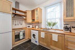 Grassmarket Modern Two Bedroom Flat