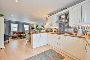 Lisburne Place