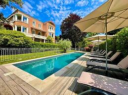 Villa Elisa. M