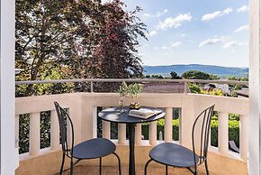 Villa Elisa. M