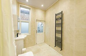 4-BR Liverpool House Free Parking
