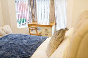 4-BR Liverpool House Free Parking