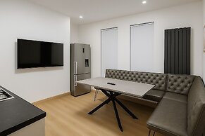 4-BR Liverpool House Free Parking