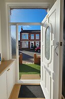 4-BR Liverpool House Free Parking