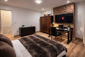 4-BR Liverpool House Free Parking