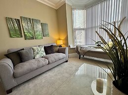 Central 4 bed Home in Ecclesall Near Peaks